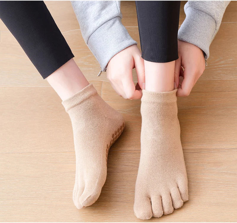 Five-Toe Non-Slip Pilates Socks for Women – Silicone Grip product image
